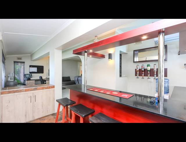 4 BEDROOM FREEHOLD FOR SALE IN HERRWOOD PARK